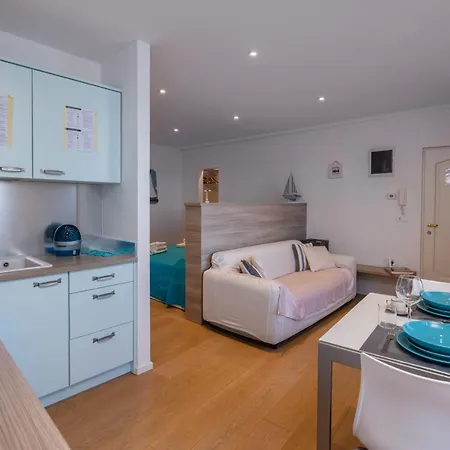 Blue Sea View רוביני